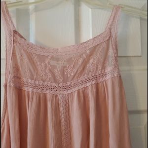 Light weight dressy tank top in pink XXL